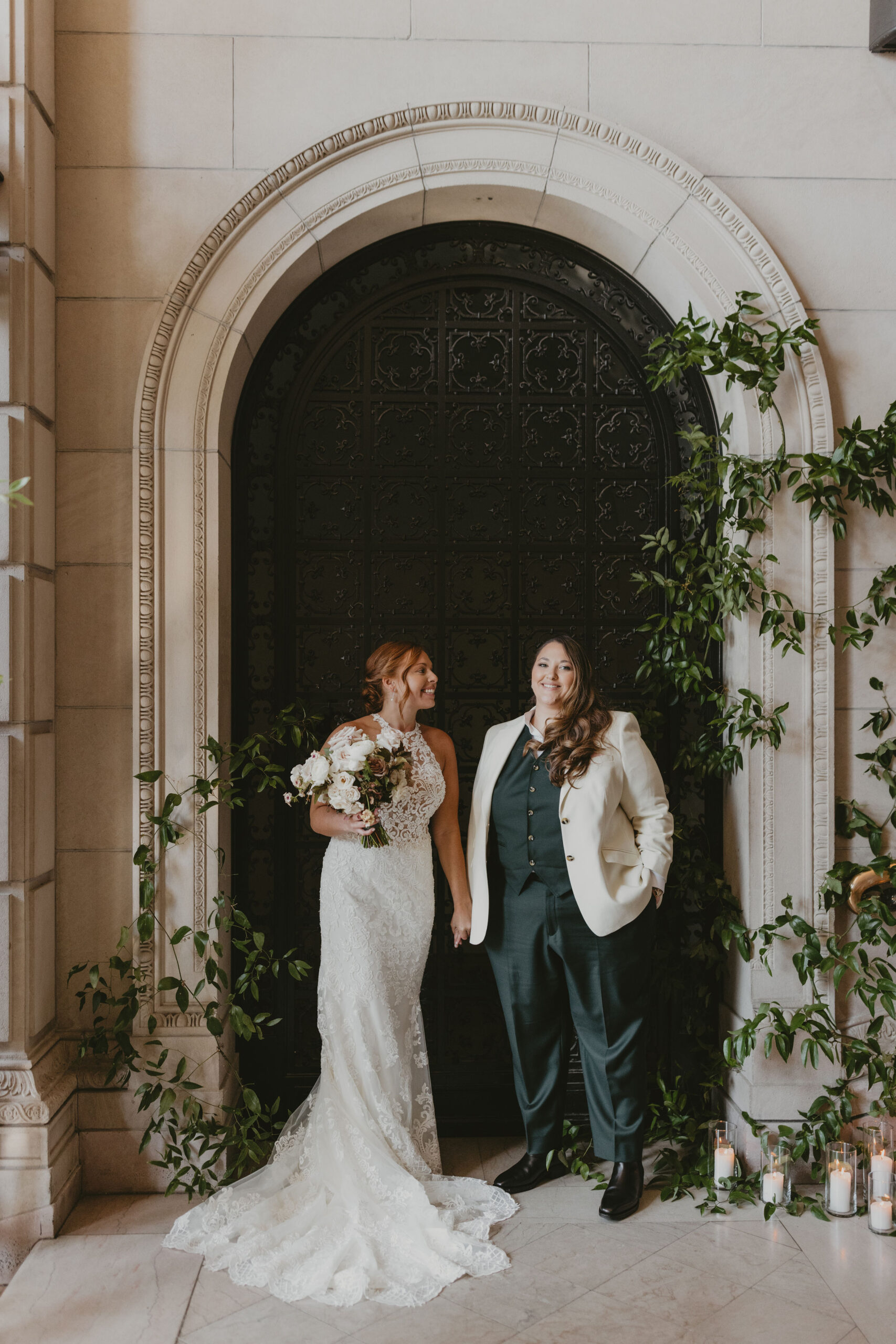 wedding couple, wedding florist